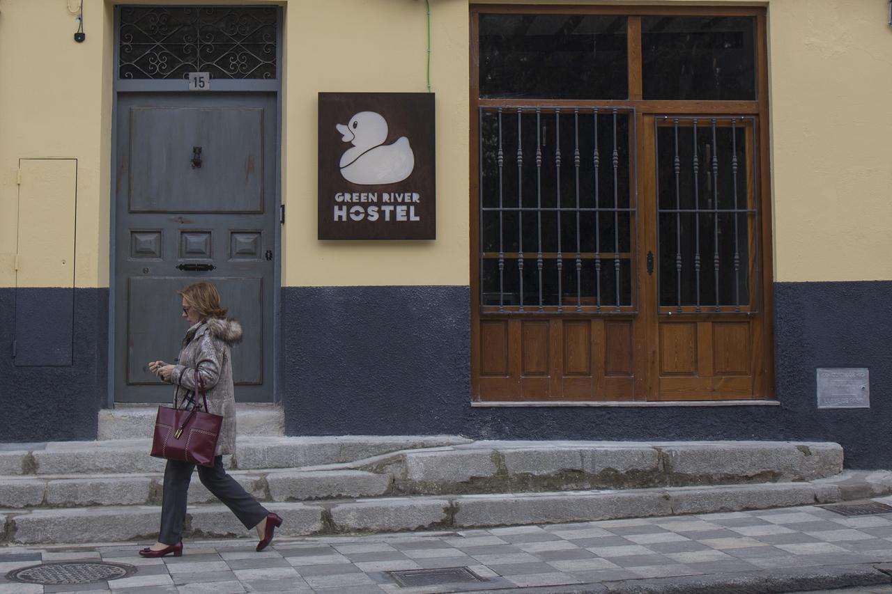 Green River Hostel Куенка Екстериор снимка