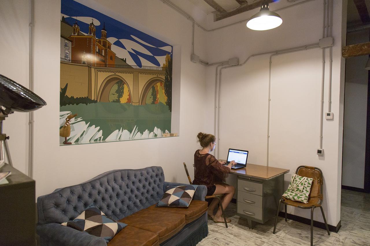 Green River Hostel Куенка Екстериор снимка